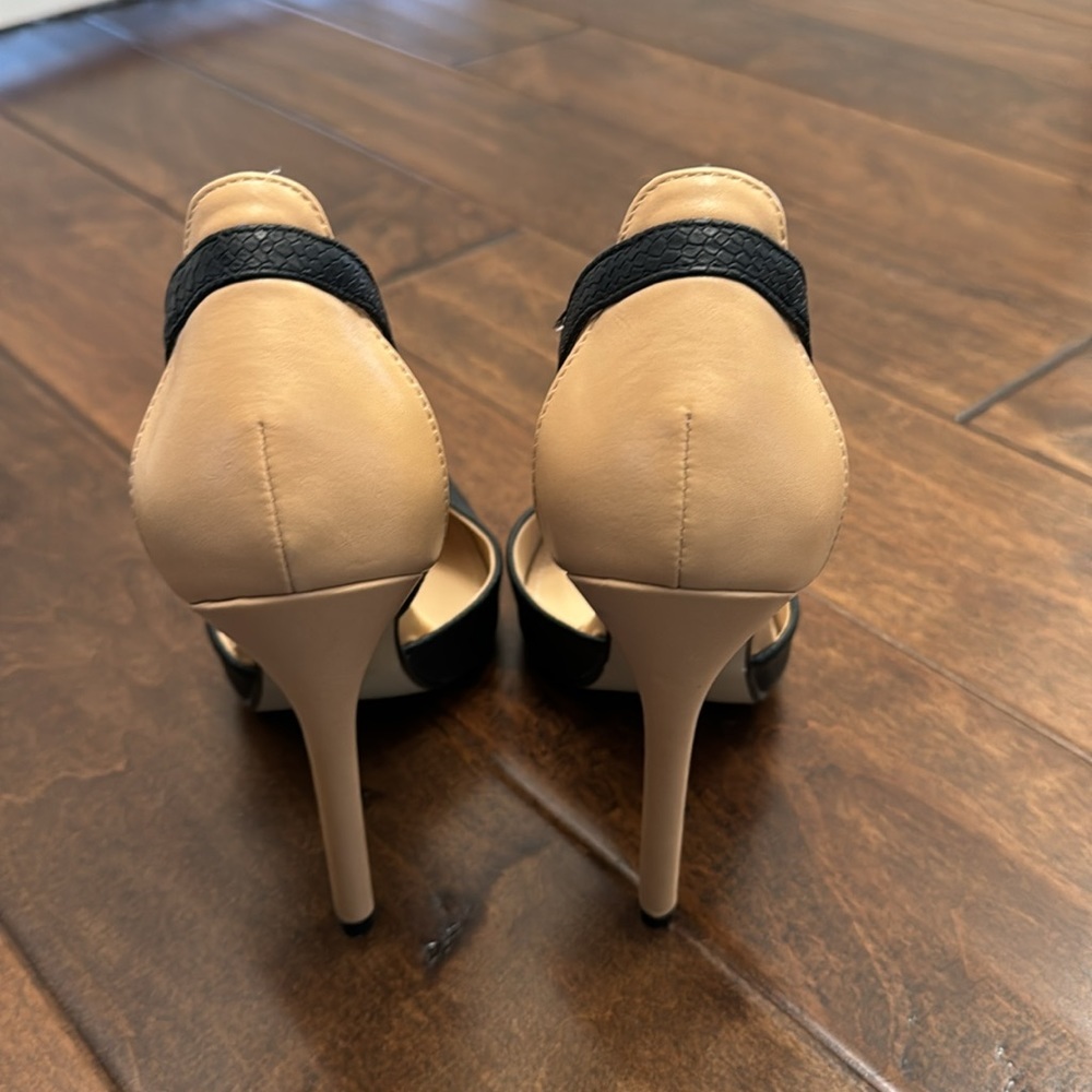 NWOT heels - Picture 3 of 4